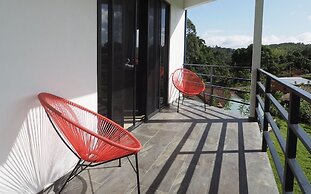 Blue Jungle Lodge