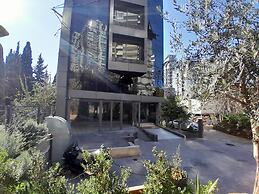 Shade Suites and Studios