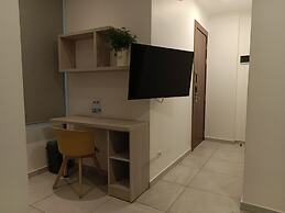 Shade Suites and Studios