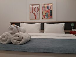 Shade Suites and Studios