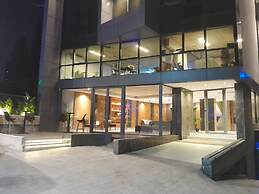 Shade Suites and Studios