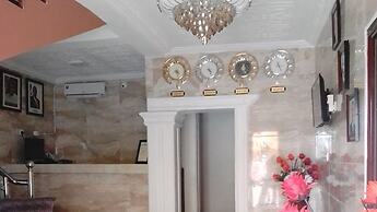 Carabana Hotel & Suites