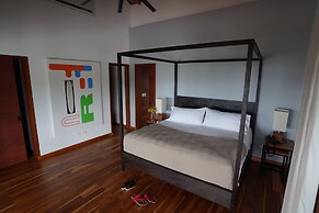 Hermosa-Hills Luxury Villas