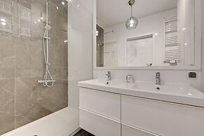 Flats For Rent - Apartment by the sea