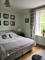 Beautiful 8-bed House in Angus