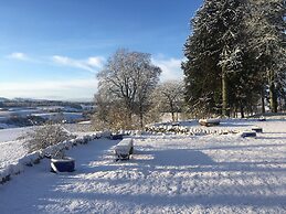 Beautiful 8-bed House in Angus