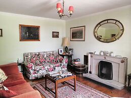 Beautiful 8-bed House in Angus