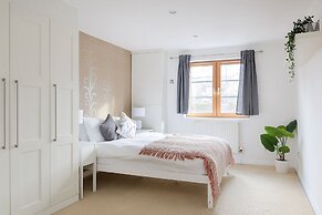 Serenity Apartment Whitechapel