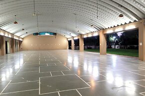 Topline Foods Resort