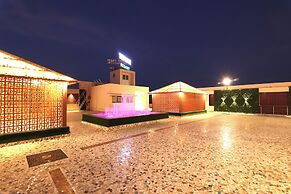 Topline Foods Resort