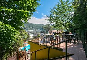 Villa Monte Enrico - Pool And Whirlpool