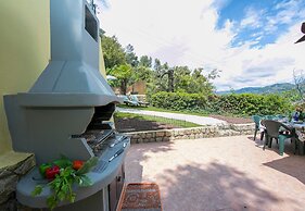 Villa Monte Enrico - Pool And Whirlpool