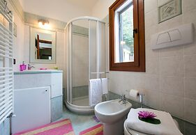 Villa Monte Enrico - Pool And Whirlpool