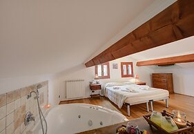 Villa Monte Enrico - Pool And Whirlpool