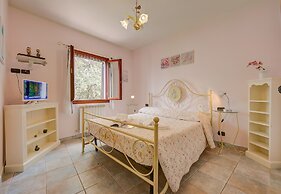 Villa Monte Enrico - Pool And Whirlpool