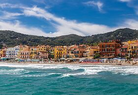 Villa Monte Enrico - Pool And Whirlpool