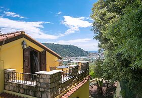 Villa Monte Enrico - Pool And Whirlpool