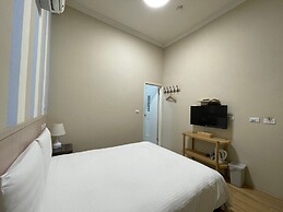 Small Ryukyu Loju sunrise Inn