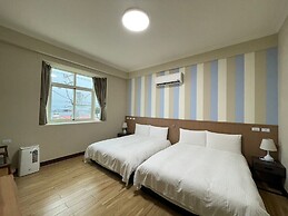 Small Ryukyu Loju sunrise Inn