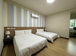 Small Ryukyu Loju sunrise Inn