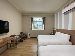 Small Ryukyu Loju sunrise Inn