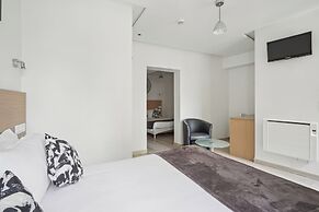 Hotel Le National Clichy Paris