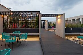 NIU Modern & Centric Lofts