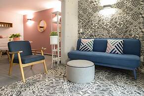 NIU Modern & Centric Lofts