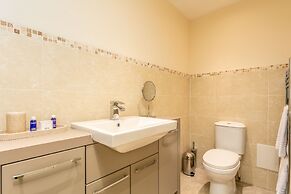 The Lucas - Donnini Apartments