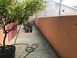 12 Octubre Residence