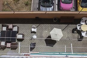 12 Octubre Residence