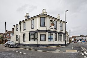 Freemantle Apartment