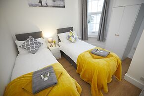 Freemantle Apartment