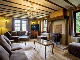 Luxurious Holiday Home With Sauna in Alveringem