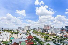 Infinity Pool Signature - Saigon Rivergate