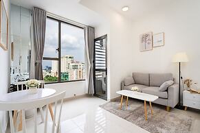 Infinity Pool Signature - Saigon Rivergate