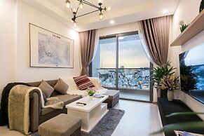 Infinity Pool Signature - Saigon Rivergate