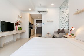 Infinity Pool Signature - Saigon Rivergate