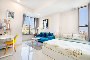 Infinity Pool Signature - Saigon Rivergate