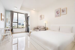 Infinity Pool Signature - Saigon Rivergate