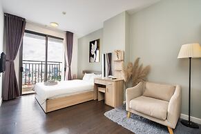 Infinity Pool Signature - Saigon Rivergate