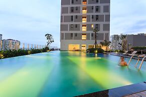 Infinity Pool Signature - Saigon Rivergate