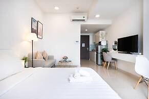 Infinity Pool Signature - Saigon Rivergate