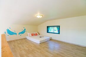 Goseong Sunshine Home Pension