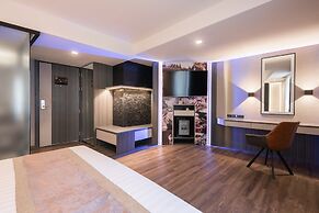 Aspira Gems Center Silom