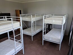 Young Budget Accommodation - Hostel