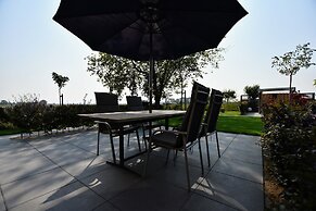 Tranquil Group Retreat in Nature