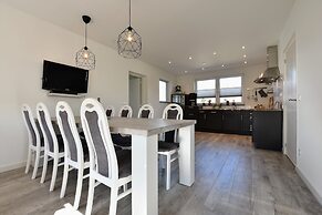 Tranquil Group Retreat in Nature