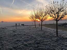 Tranquil Group Retreat in Nature