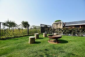 Tranquil Group Retreat in Nature